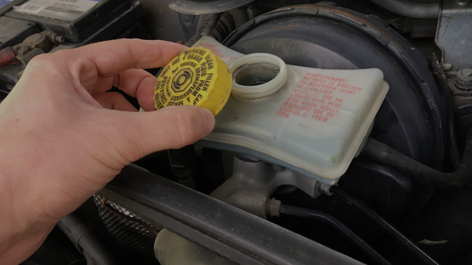 Zbiorniczek płynu hamulcowego